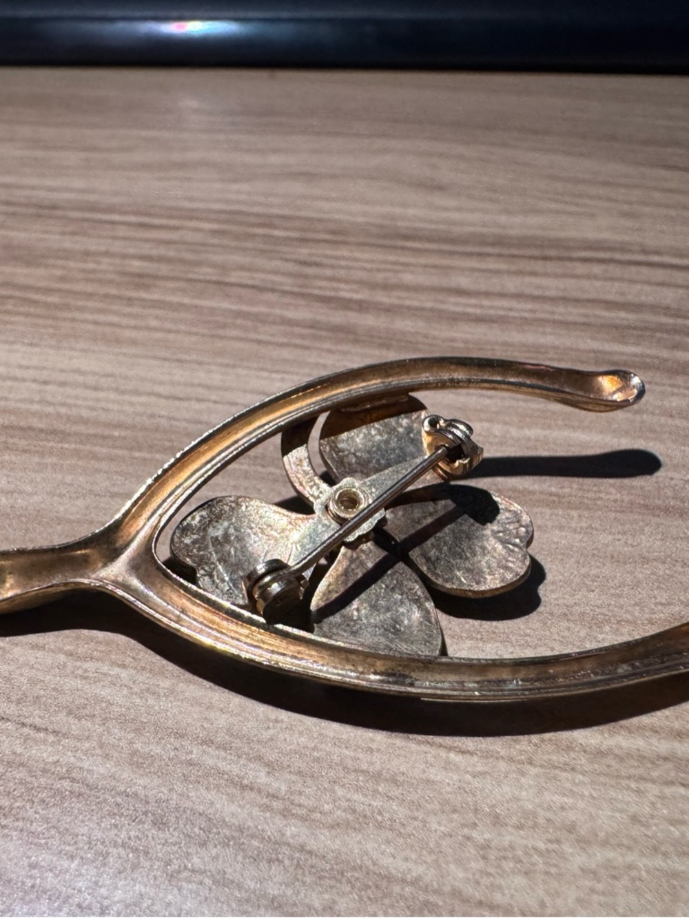Vintage 4 Leaf Clover Wishbone Brooch - Picture 4 of 4